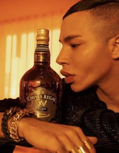 Scénographie pour la Collaboration Chivas x Balmain au Balmain Festival Vol.2 : Une fusion entre mode et mixologie